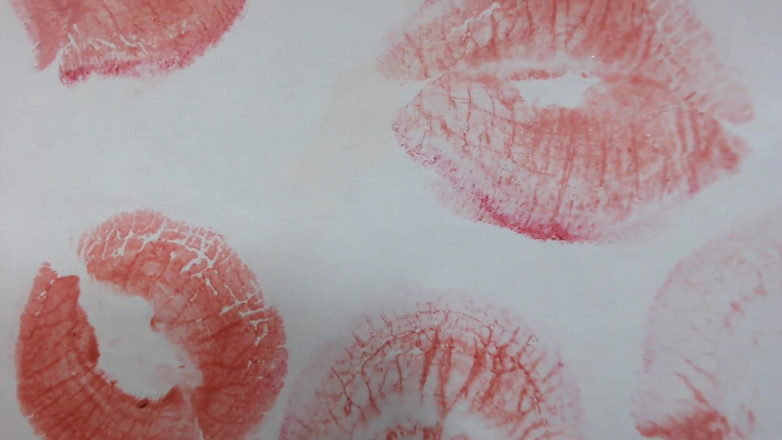 Abby Anna: Oh so shiny lipstick beam