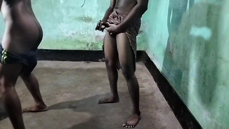 Desi Tits: Chàng trai Bhangadesi