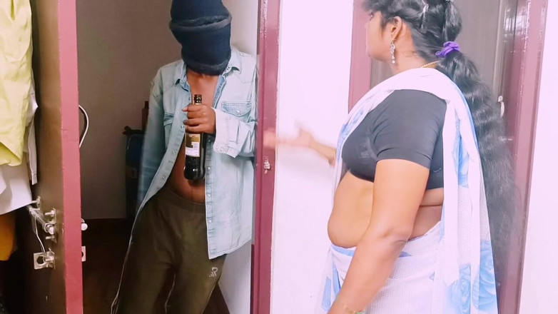 Telugu honey lips: Sexe desi secret. Une femme au foyer indienne infidèle son...