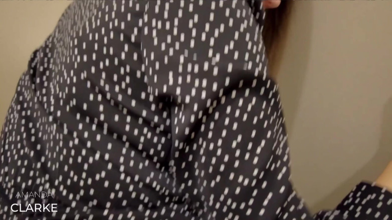 Amanda_Clarke: Beni restoranda boşaltıyor - riskli seks