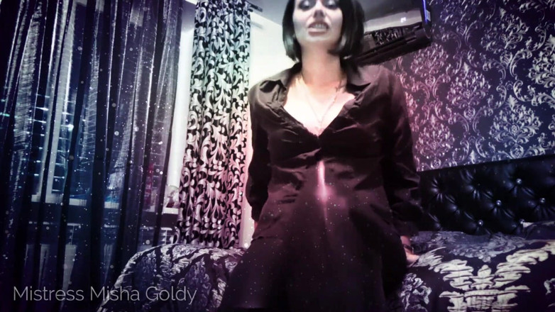 Goddess Misha Goldy: Lèche ma salope de bottes sales et jouis