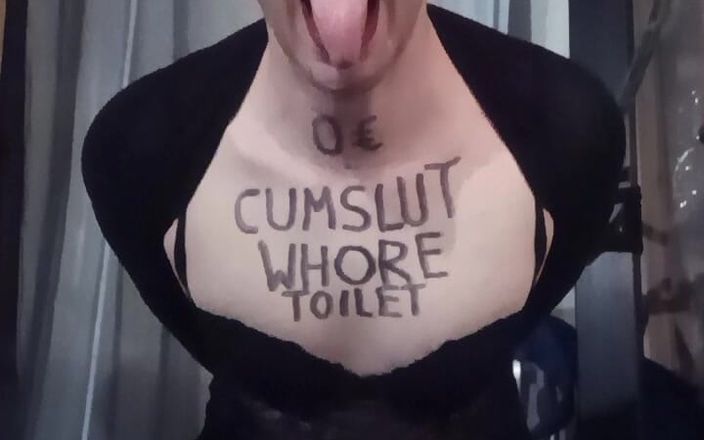 SissyschlampeVanessa: Waardeloze mietjesslet neukt zichzelf anaal met een dildo