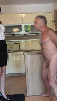 Ballbusting avec une ado (gunther)