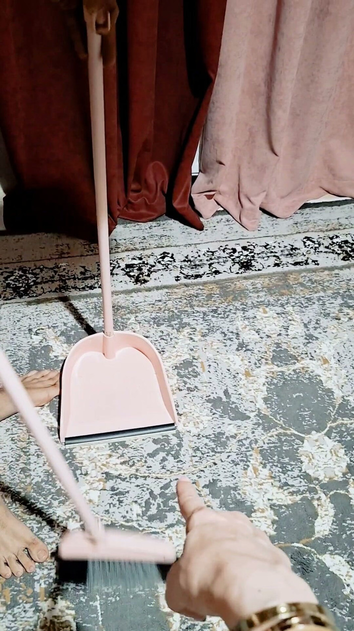 Miss lilith: Sahibe ayak ibadetini zorluyor ve minik yarağına gülüyor - acımasız aşağılama
