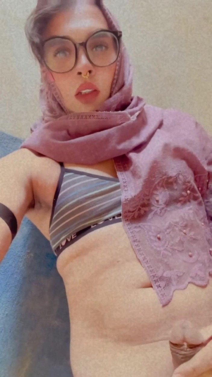 Apple00001: Čůrání na sebe - Jablko 00001