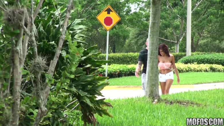 Pervs on Patrol: Pervs pameran rondaan! Savana Ginger adalah seorang yang aneh!