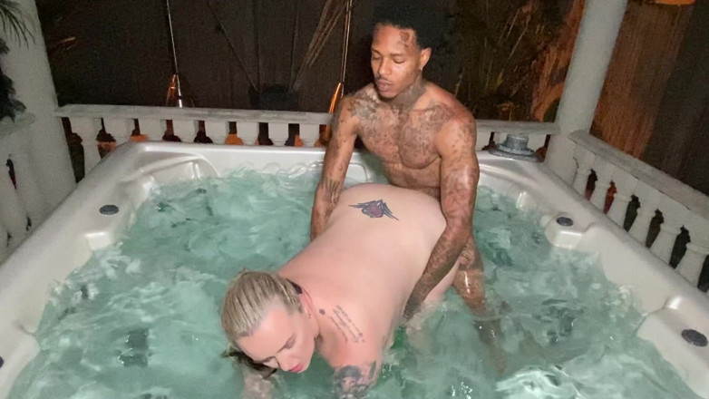 Mature Wanker: Kendra the Tattooed MILF Takes Ralph's BBC in Steamy Hot...