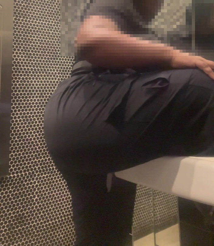 Anye Meshell: Bu banyolar düzen dışı ama azgınım, bu yüzden kendimi içeri...