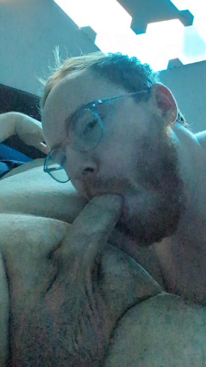 Wallace Accelron: Уоллес допомагає Гейбі з ранковим мінетом