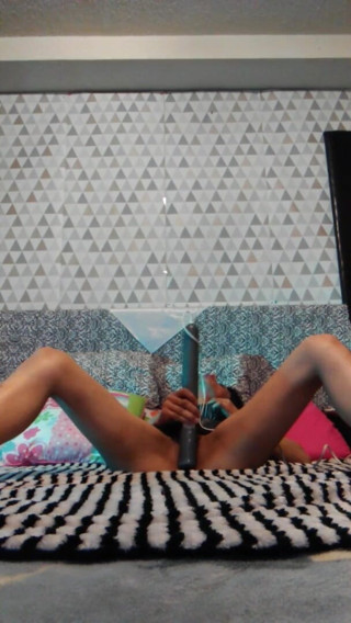 Happy life: Woman masturbates with enormous hitachi