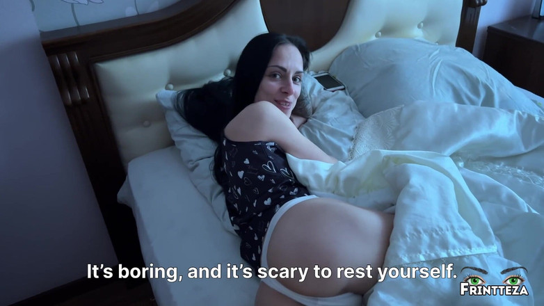 Frintteza: Dag - 10. Stiefmoeder en stiefzoon delen bed. Keelstuk