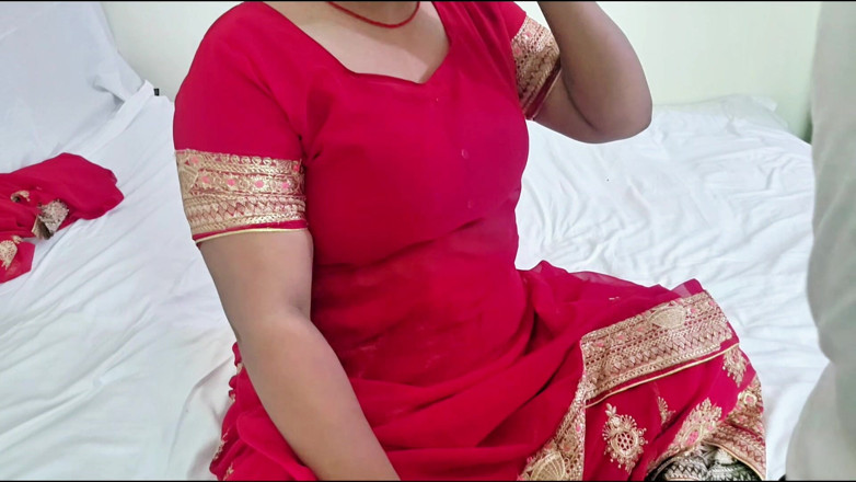 sweetpriya01: Adik tiri India mengikat rakhi di raksha bandhan - kakak tiri...