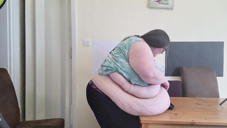 SSBBWLadyBrads: Живот взвешивает сбоку на виду