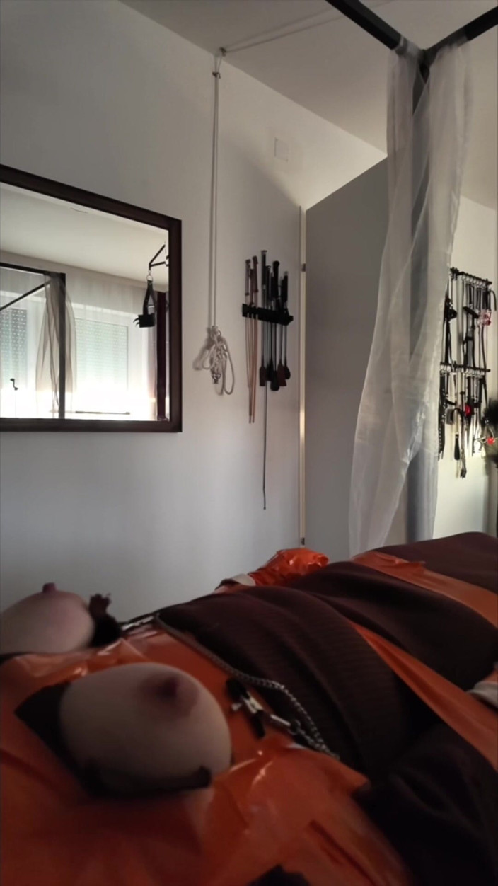 Elena917: Parte 2 - bondage nastro, sculacciata alle colture, capezzoli BDSM, orgasmi