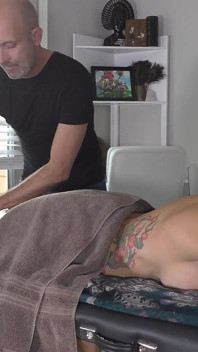 Mya Pleasure Ticklegasm masáž