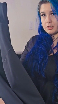 Sei ein Sexkätzchen für Halloween: POV überzeugt, sich öffentlich von deiner freundin zu cross-dress zu kleiden