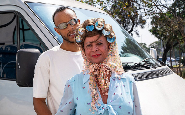 MaturePickup: Svalnatá zralá má drsný anál v mém autobuse