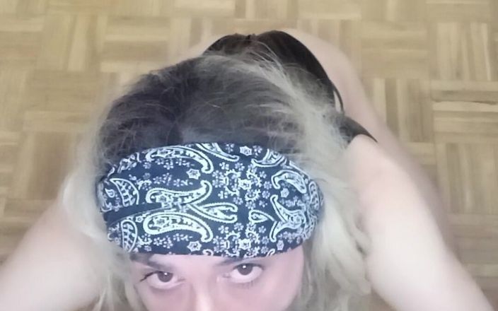 Penelopene27: Crossdresser Deeptroath