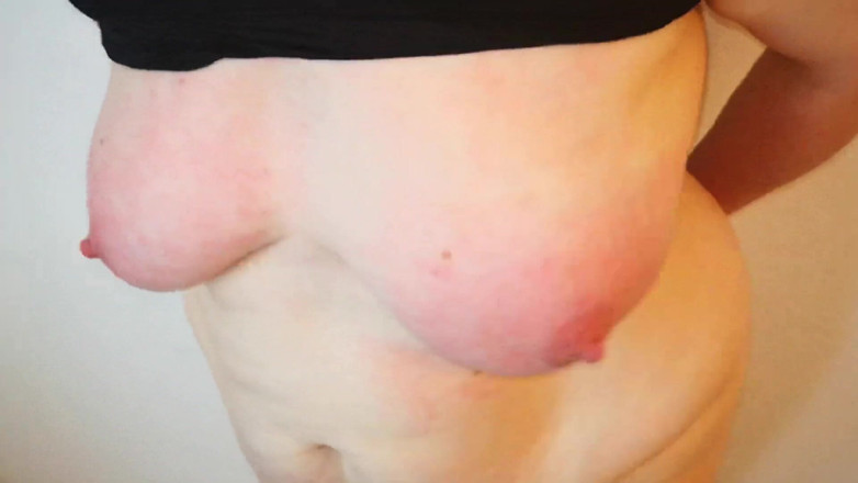 Bouncy Tits Action: ตีหน้าอกคู่นี้อย่างเสียวจัด
