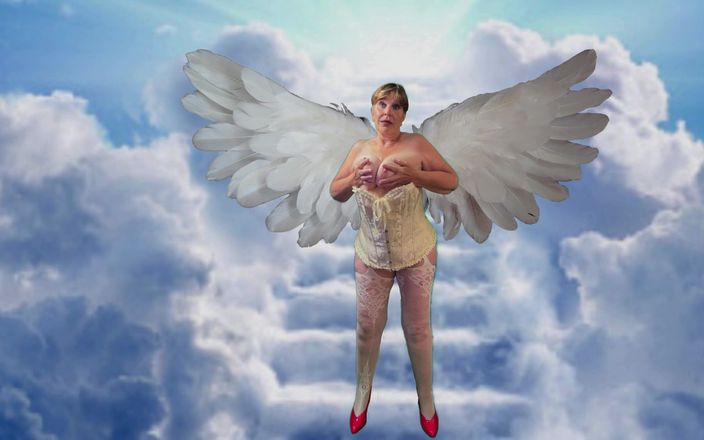 Carmen Angel: Le missionnaire céleste de mamie Carmen Angel se fait baiser...