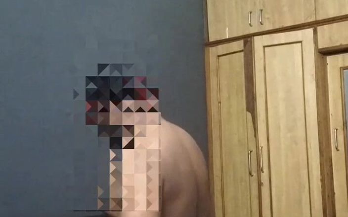 Funny couple porn studio: Istri Tamil berciuman pamer toket ngentot di depan dan belakang