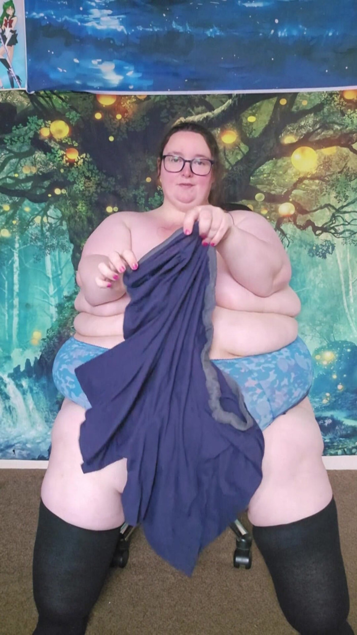 SSBBWLadyBrads: 샤워 후 옷을 입는 SSBBW