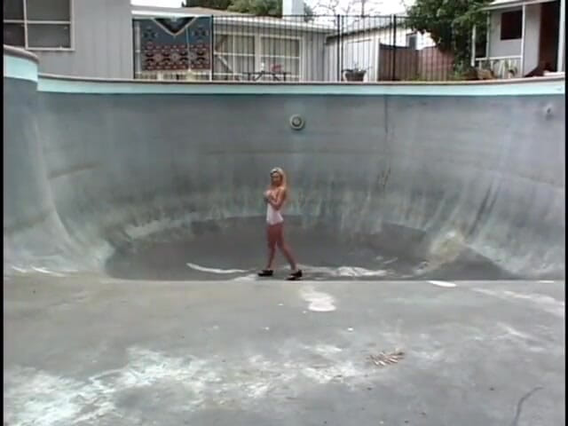 Fuck me Hard: Horny blonde milf gets her ass drilled