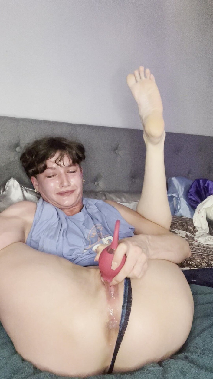 AhanuReed: Muncrat di sebelah pacarku