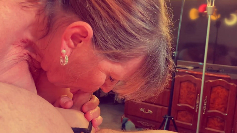 Carmen Angel: Чотириразовий вечір сперми бабусі Бембі