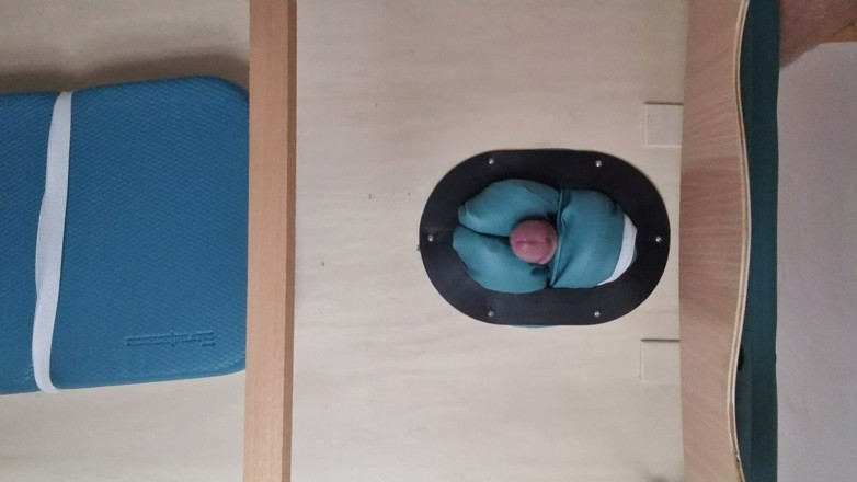 Naxy: Làm tình với bàn mát-xa dưới đây xem
