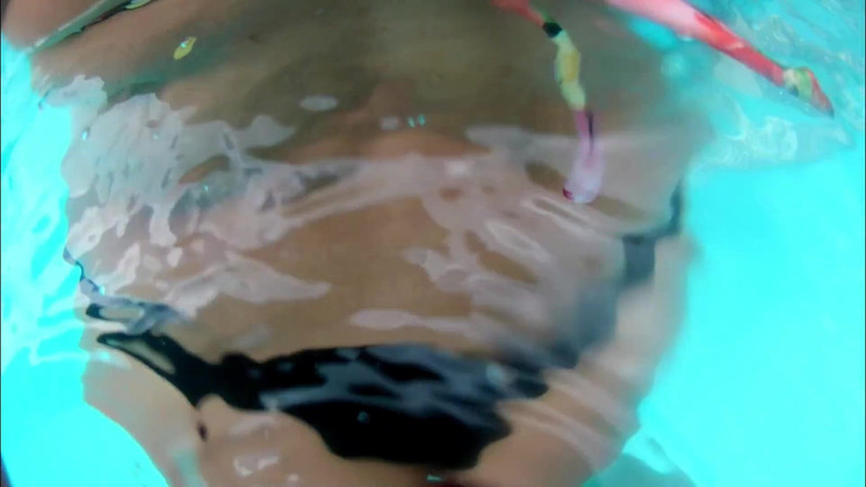 Minhaesposaparaoutro: Karım üçlü grup sekste halka açık açık havada seks yapıyor