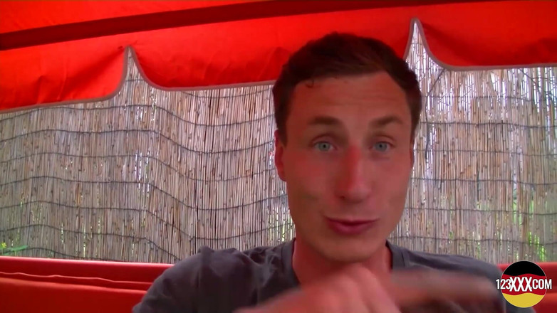 123XXX - 100% Amateurs: Sexy německá holka s malými kozami šuká po focení