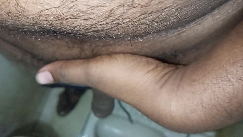 Sweet Indian cock: Indický sexy kluk kouří a líže