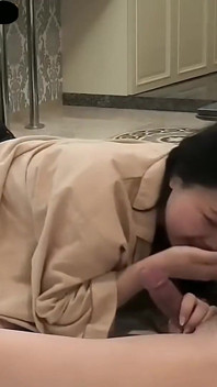 Ciddi kız köşeye sıkıştı. Çaresiz bir karar, anladığını düşündüğü her şeyi tamamen değiştiriyor.