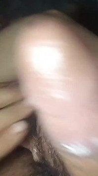 Soția mea a căzut apa terenului meu cu mâinile ei, soția mea sexy desi