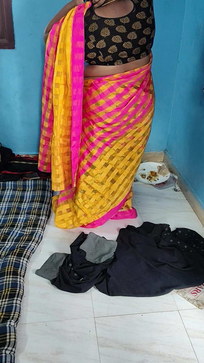 Tamil lesbian: Heißes reden und kleiden