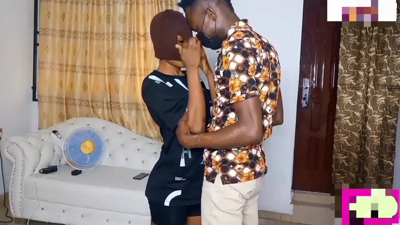 Amaraqueen: Gadis remaja afrika lagi asik ngentot demi hidupnya