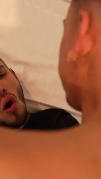 Kevin Ass Memberikan Pantatnya