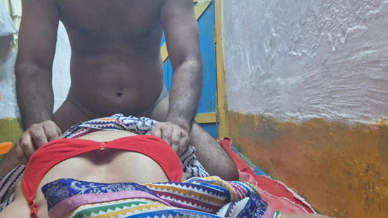 Busty Banuu: Isteri abang tiri yang berbogel dan dikongkek