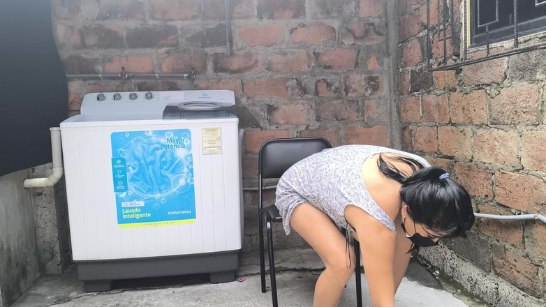 NEGRITA SEXY: Грудастая и по-домашнему Chola играет со своей сладкой вагиной, популярной