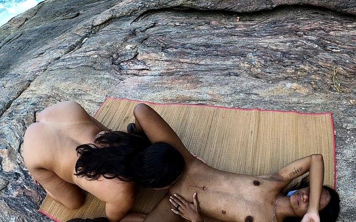 Paty Bumbum: Indiana em praia de nudismo ao vivo sexo com Paty...