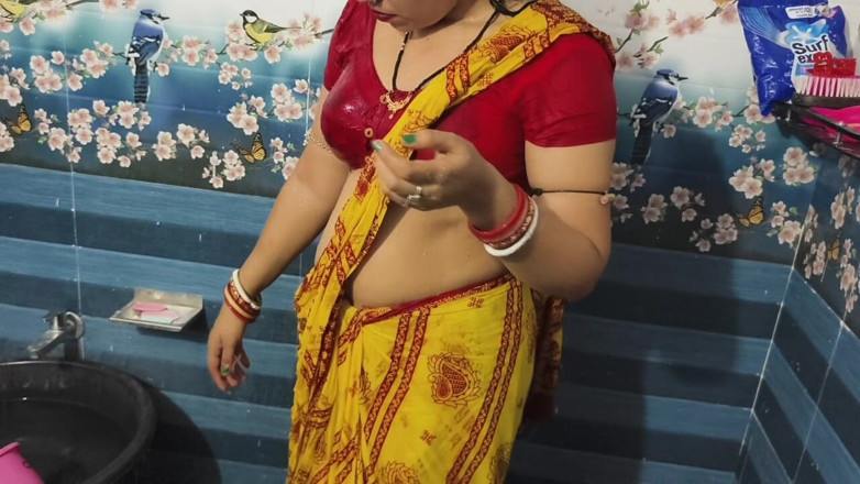 Sona bhabhi: Дезі тамільська тітонька має гарячий роман