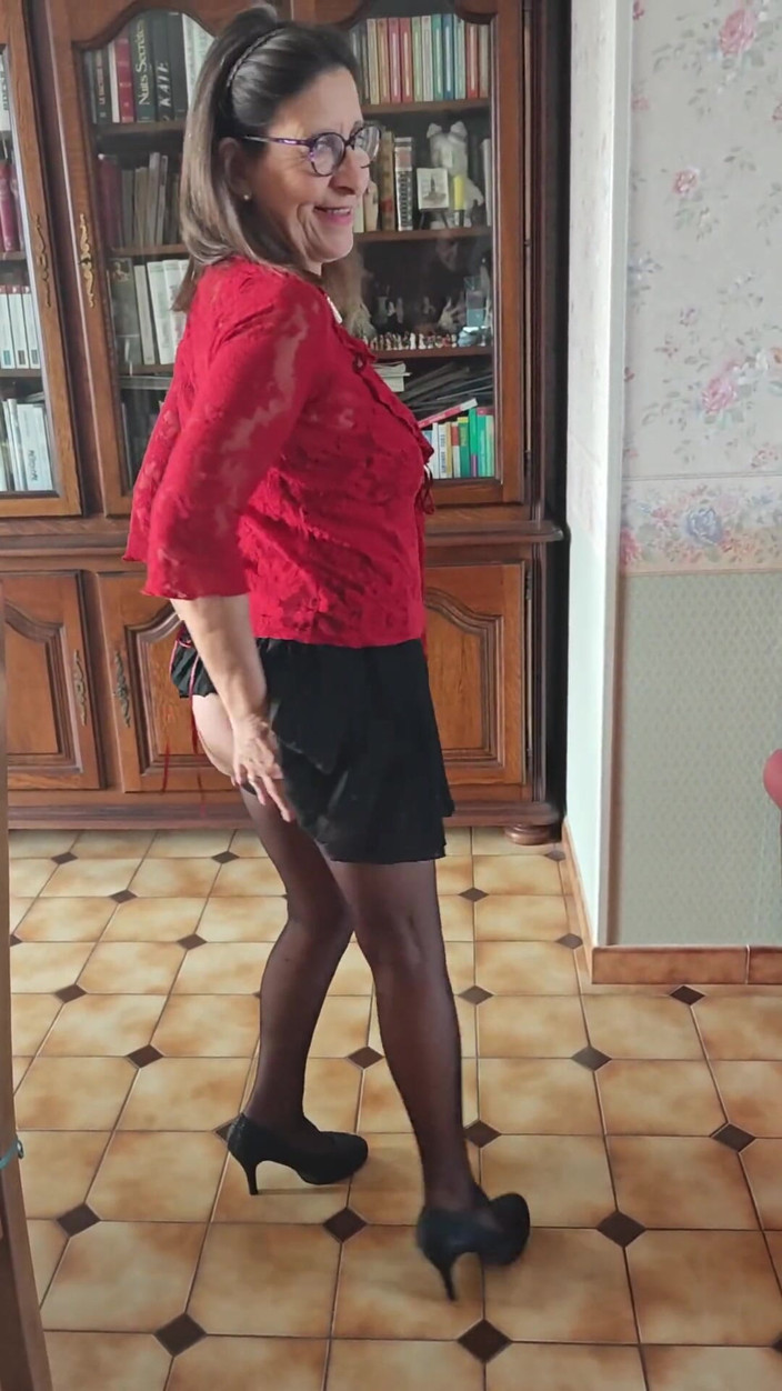 Intim422a: Streep stuzzica Noemie