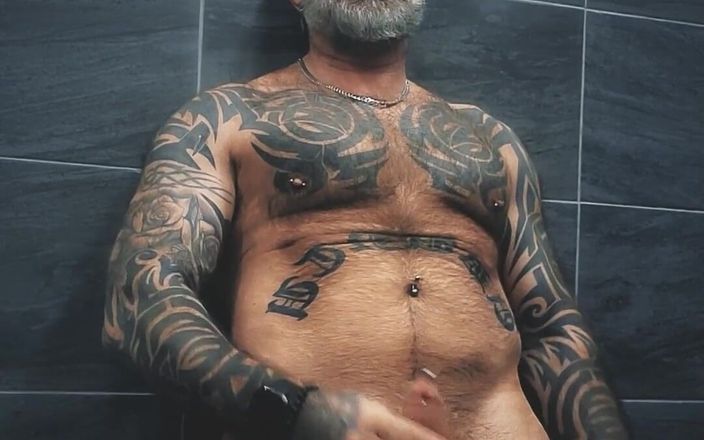 Marc Angelo: Schizzo del seme prima della doccia