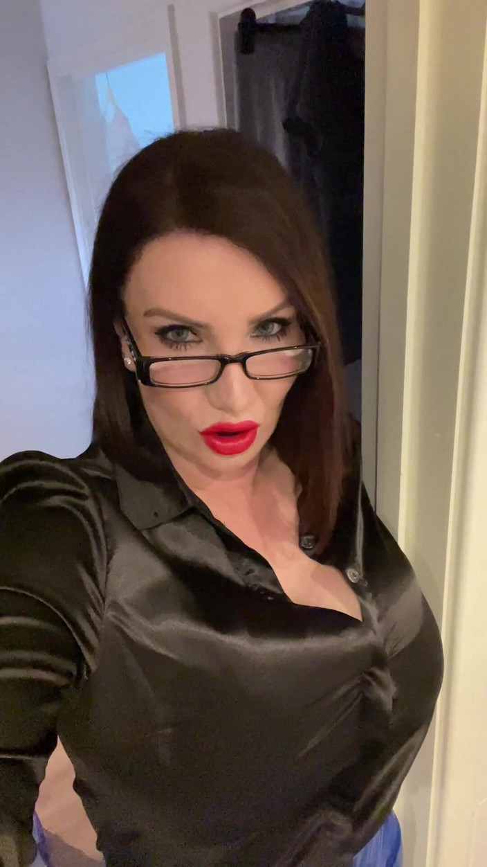 Sophie James: Co się stało po siusiu desperacja vid