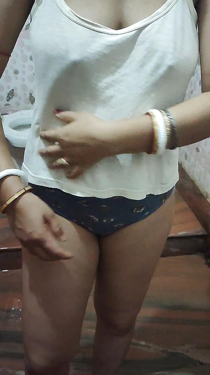 Playboy rahul: Caliente india esposa bengalí después de mucho tiempo limpiando sus...