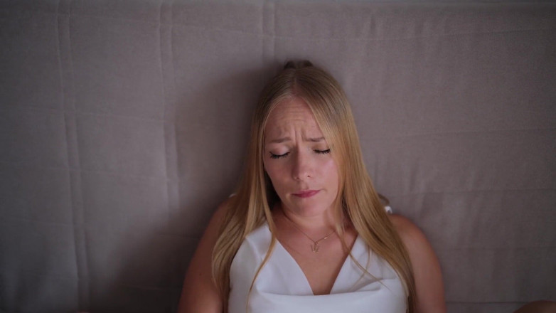 Emily Butterfly: Malá děvka školačka stříká z velkého ptáka