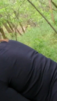 Pelancong jalang hanya dijemput untuk mengongkek lelaki pertamanya yang dia temui di luar rumah! Ejen pov Waldemaria