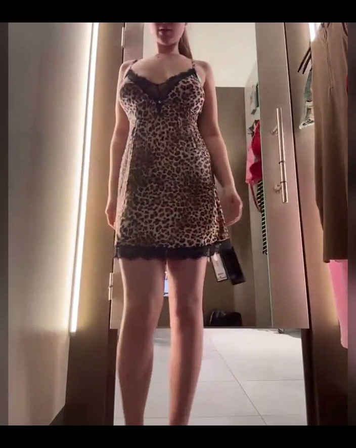 JuiceLussie: Zum ersten mal anal ficken und enge muschi fingern