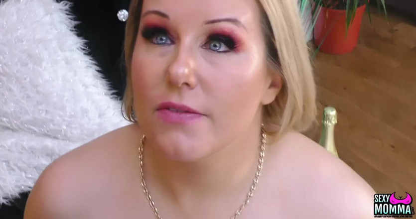 Sexy Momma XXX: Mamă sexy Ashley Rider o face pe Eva să e...